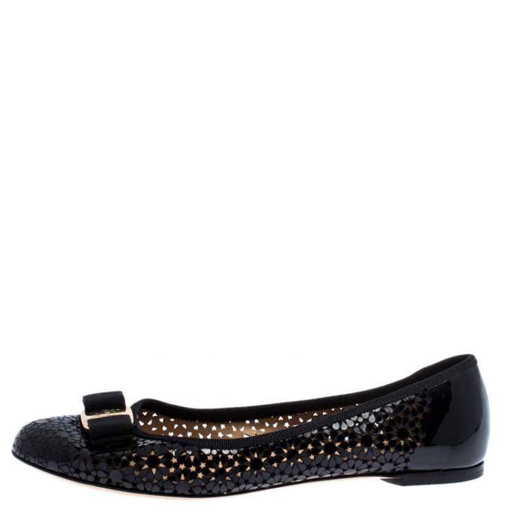 Pre Owned Salvatore Ferragamo Black Lazer Cut Patent Leather Vara Bow Flats Size 40