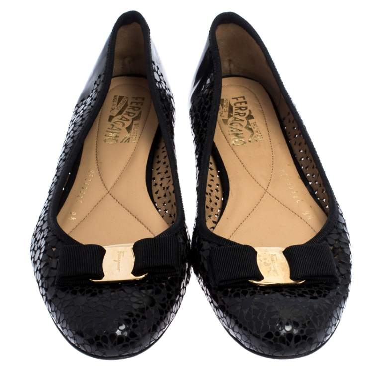 Pre Owned Salvatore Ferragamo Black Lazer Cut Patent Leather Vara Bow Flats Size 40