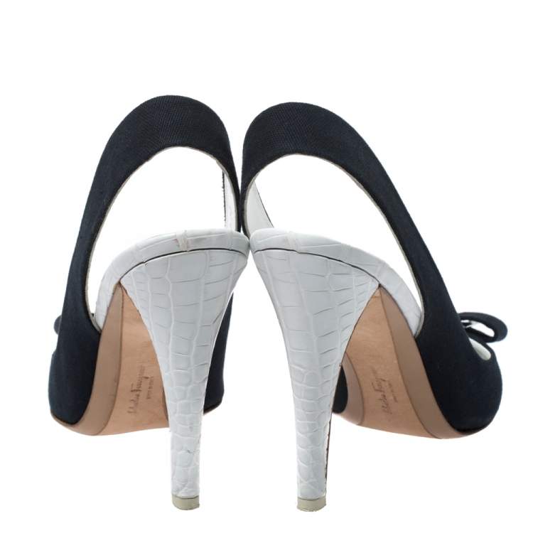 Pre Owned Salvatore Ferragamo Navy Blue Canvas and Croc Embossed Leather Vara Bow Slingback Sandals Size 40.5