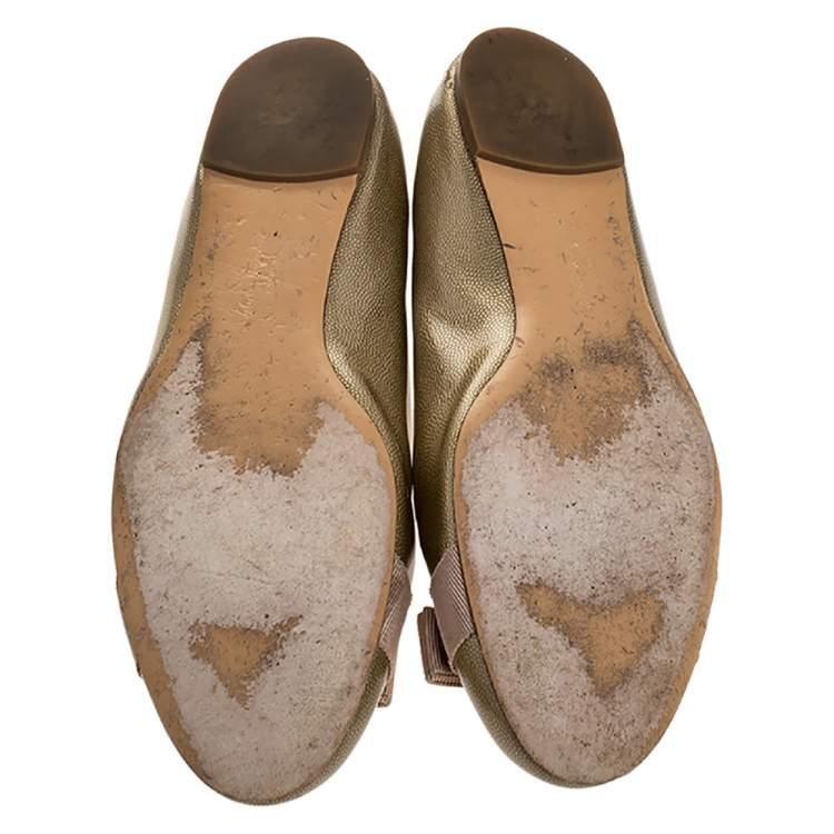 Pre Owned Salvatore Ferragamo Gold Coated Leather Vara Bow Ballet Flats Size 40