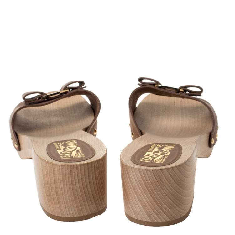 Pre Owned Salvatore Ferragamo Brown Leather Graciela Clogs Slides Size 40.5