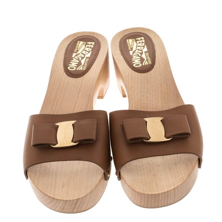 Pre Owned Salvatore Ferragamo Brown Leather Graciela Clogs Slides Size 40.5