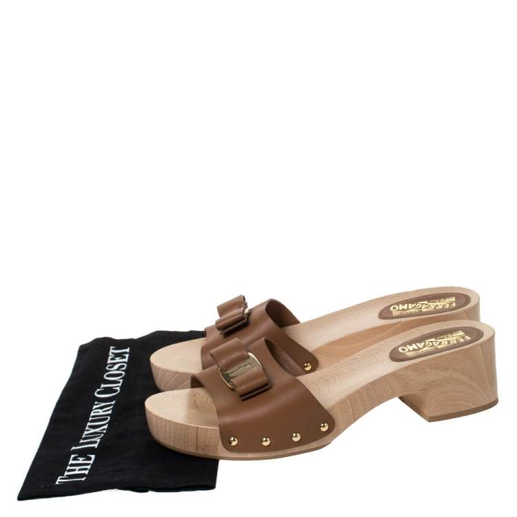 Pre Owned Salvatore Ferragamo Brown Leather Graciela Clogs Slides Size 40.5