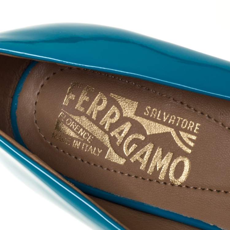 مملوكة مسبقًا Salvatore Ferragamo Blue Patent Leather Varina Ballet Flats Size 36.5