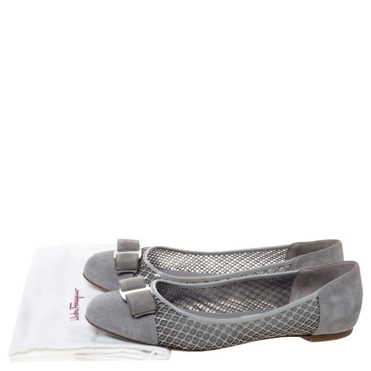 Pre Owned Salvatore Ferragamo Grey Suede And Patent Leather Laser Cut Vara Bow Ballet Flats Size 40