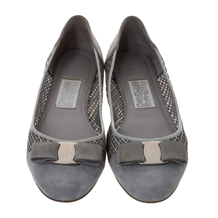 Pre Owned Salvatore Ferragamo Grey Suede And Patent Leather Laser Cut Vara Bow Ballet Flats Size 40