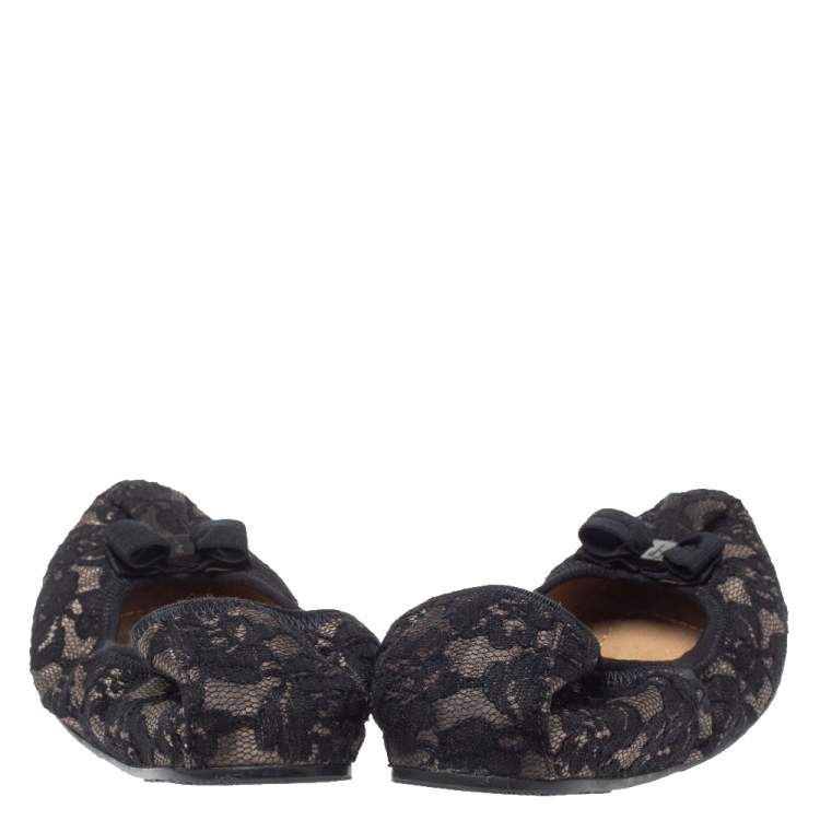 مملوكة مسبقًا Salvatore Ferragamo Black Lace My Joy Bow Scrunch Ballet Flats Size 38