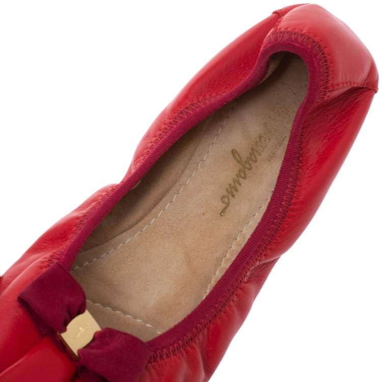 مملوكة مسبقًا Salvatore Ferragamo Red Leather My Joy Scrunch Ballet Flats Size 38