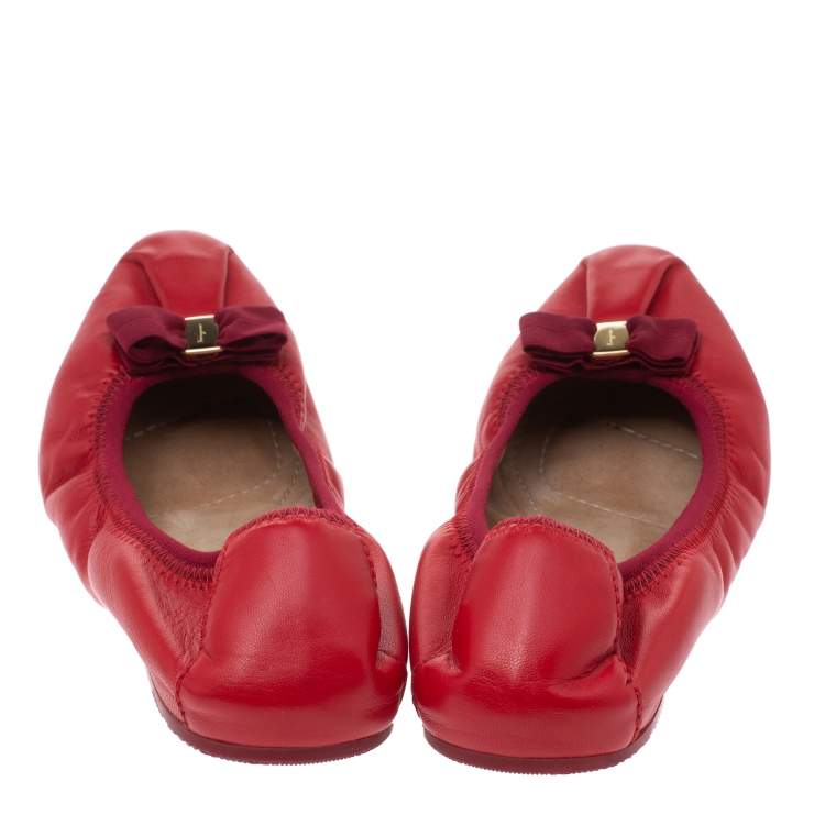 مملوكة مسبقًا Salvatore Ferragamo Red Leather My Joy Scrunch Ballet Flats Size 38