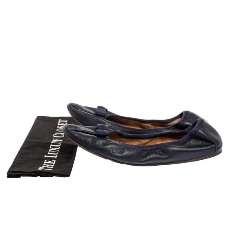 مملوكة مسبقًا Salvatore Ferragamo Blue Leather Bow Scrunch Ballet Flats Size 40