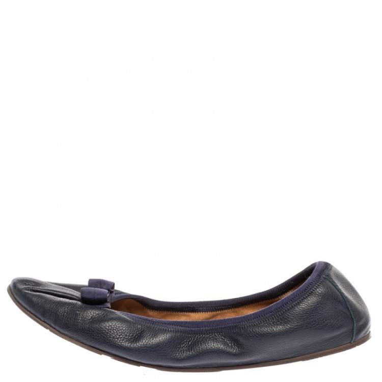 مملوكة مسبقًا Salvatore Ferragamo Blue Leather Bow Scrunch Ballet Flats Size 40