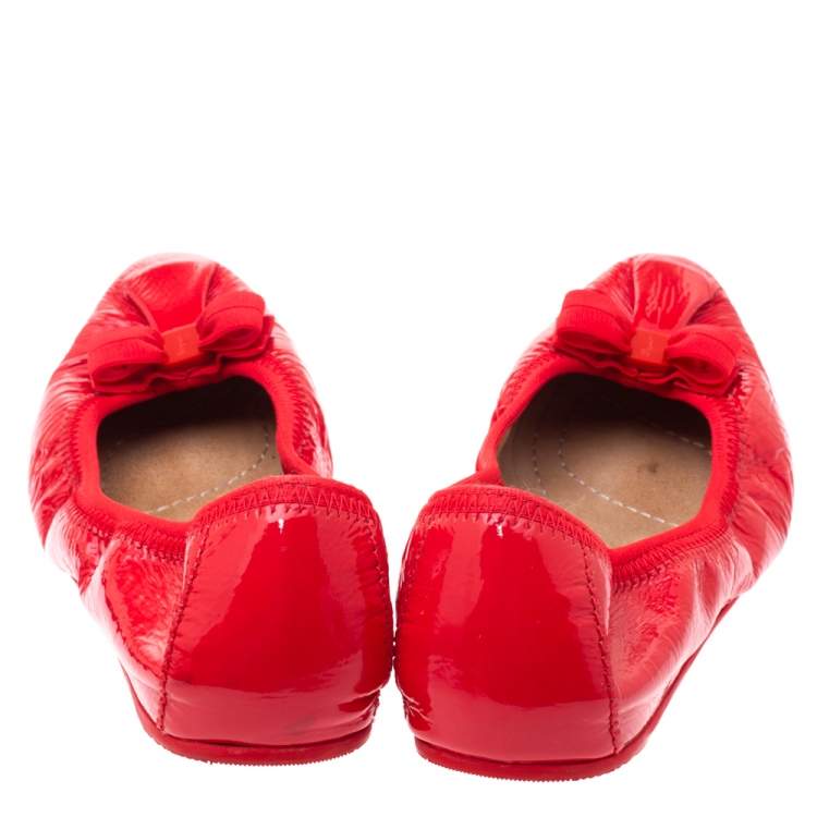 مملوكة مسبقًا Salvatore Ferragamo Red Patent Leather My Joy Scrunch Ballet Flats Size 37