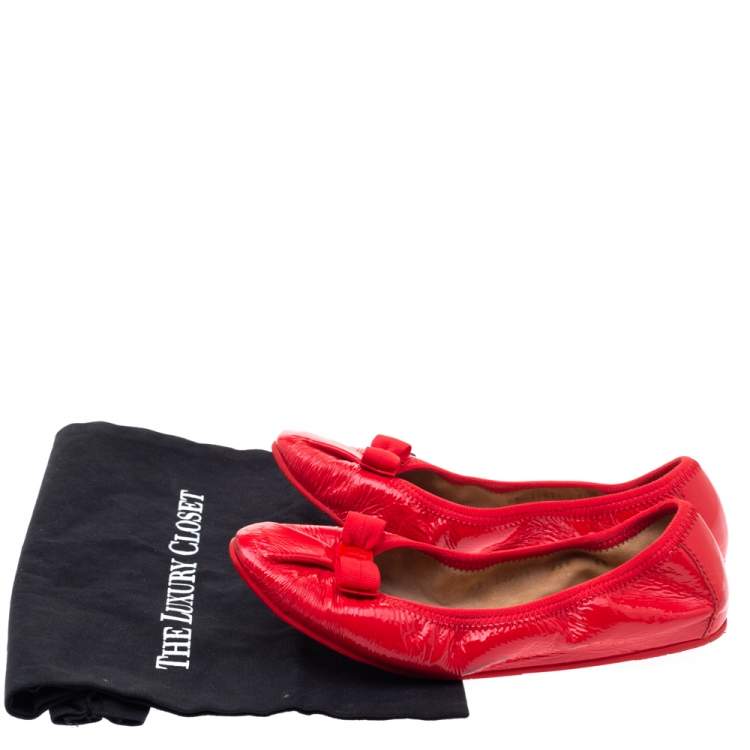 مملوكة مسبقًا Salvatore Ferragamo Red Patent Leather My Joy Scrunch Ballet Flats Size 37