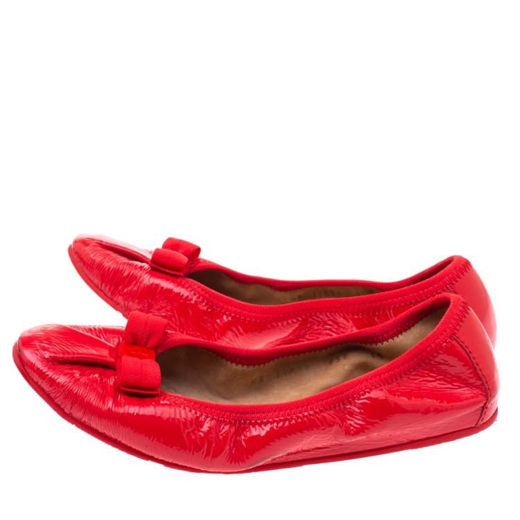 مملوكة مسبقًا Salvatore Ferragamo Red Patent Leather My Joy Scrunch Ballet Flats Size 37