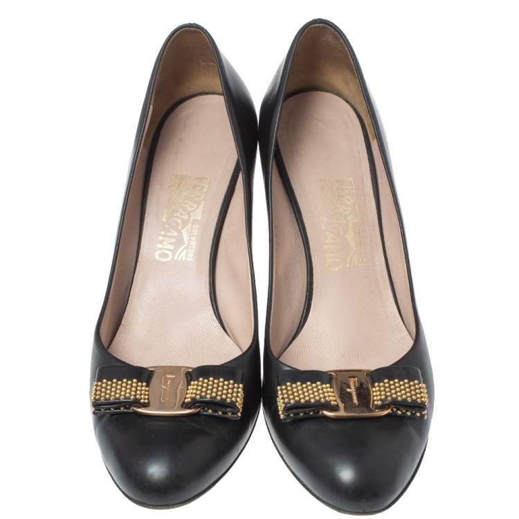 Pre Owned Salvatore Ferragamo Black Leather Bow Embellished Pumps Size 40