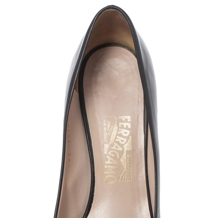 Pre Owned Salvatore Ferragamo Black Leather Bow Embellished Pumps Size 40