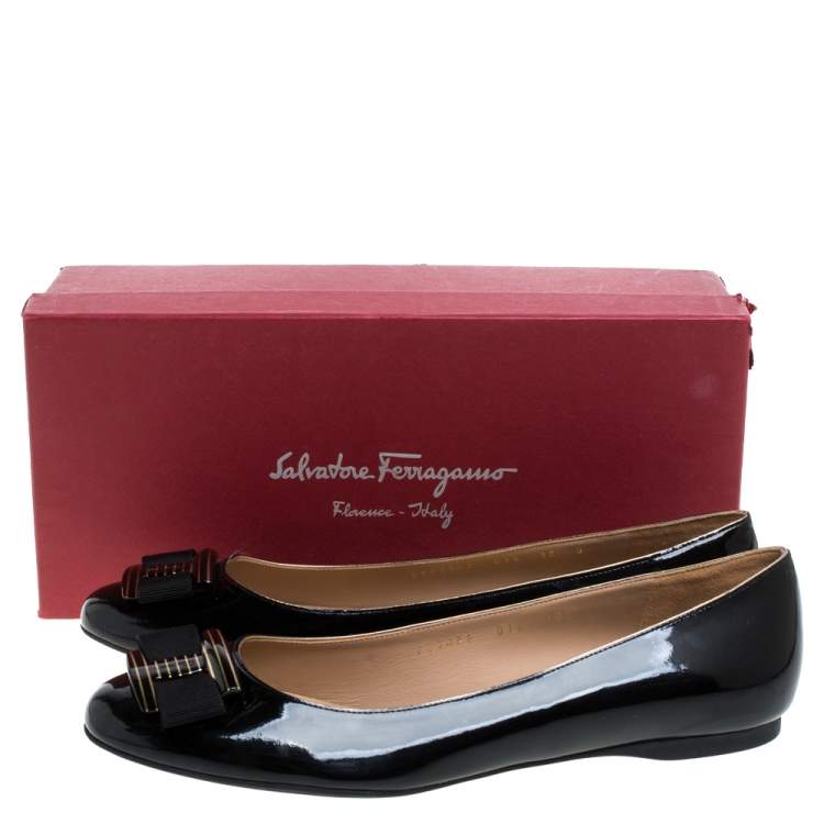 مملوكة مسبقًا Salvatore Ferragamo Black Patent Leather Ballet Flats Size 40.5