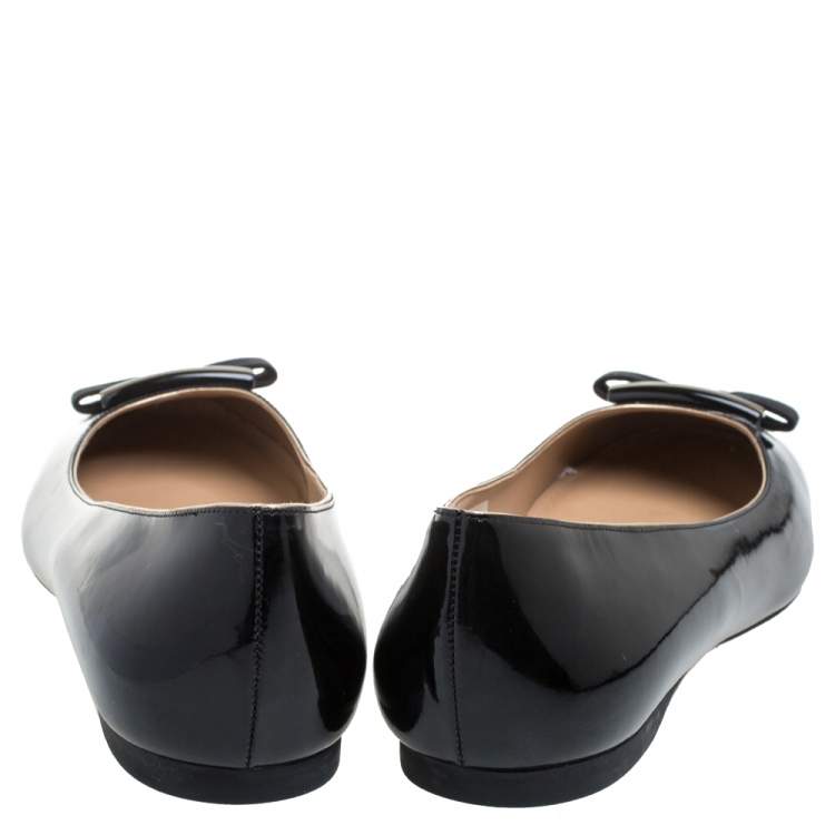مملوكة مسبقًا Salvatore Ferragamo Black Patent Leather Ballet Flats Size 40.5