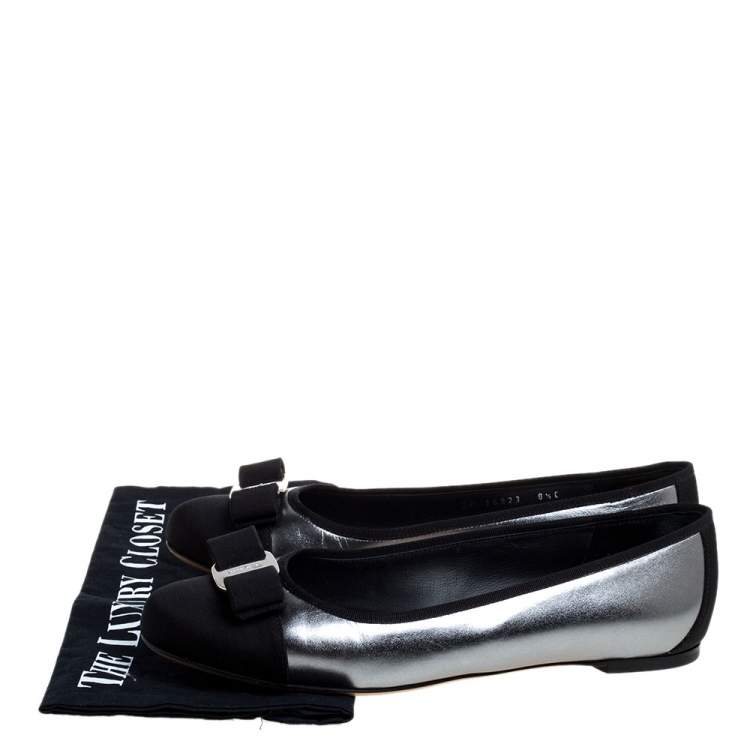 Pre Owned Salvatore Ferragamo Silver/Black Leather And Fabric Cap Toe Bow Flats Size 39
