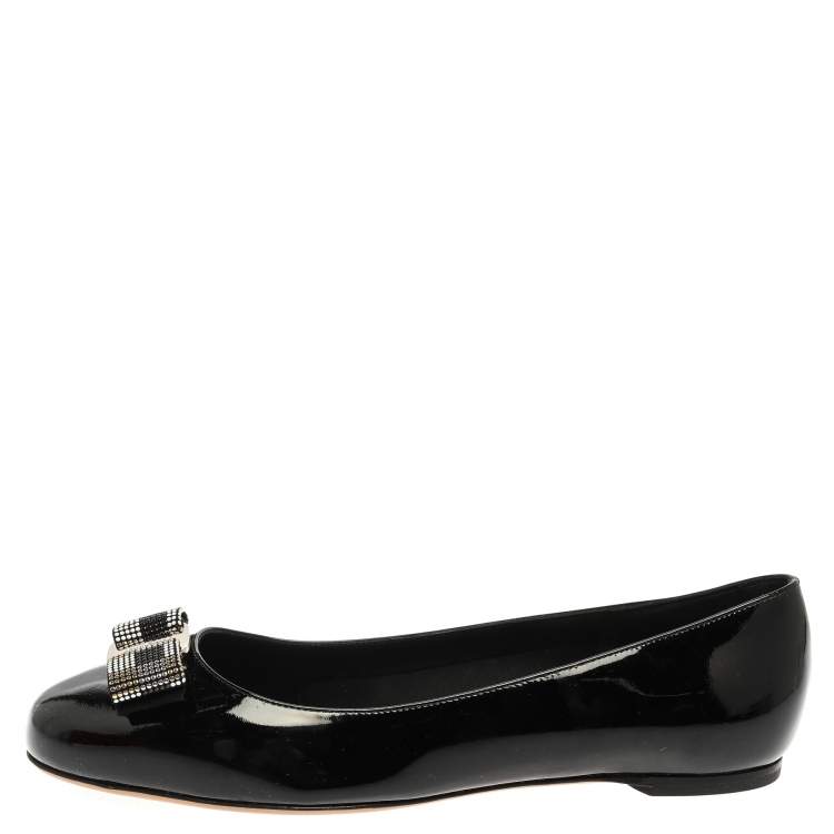 Pre Owned Salvatore Ferragamo Black Patent Leather Varina  Flats Size 39
