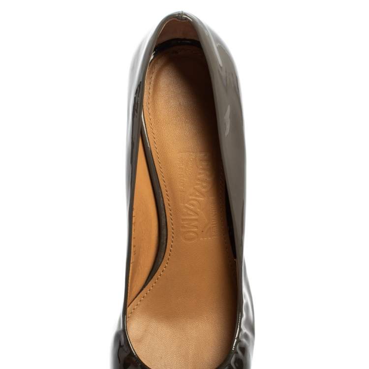 Pre Owned Salvatore Ferragamo Two Tone Patent Leather Wedge Pumps Size 38