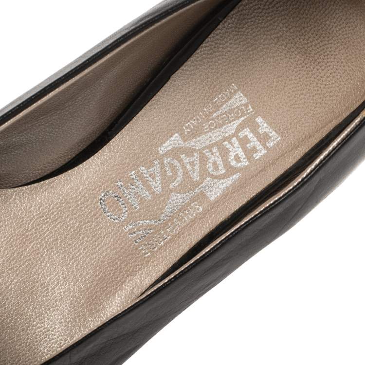Pre Owned Salvatore Ferragamo Black Patent and Leather Cap Toe Ballet Flats Size 37
