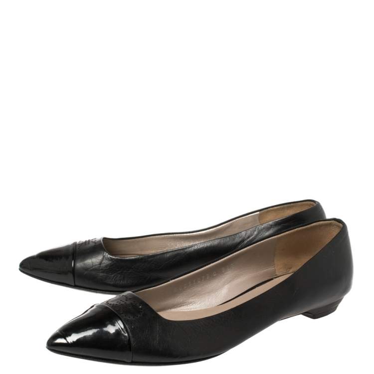 Pre Owned Salvatore Ferragamo Black Patent and Leather Cap Toe Ballet Flats Size 37
