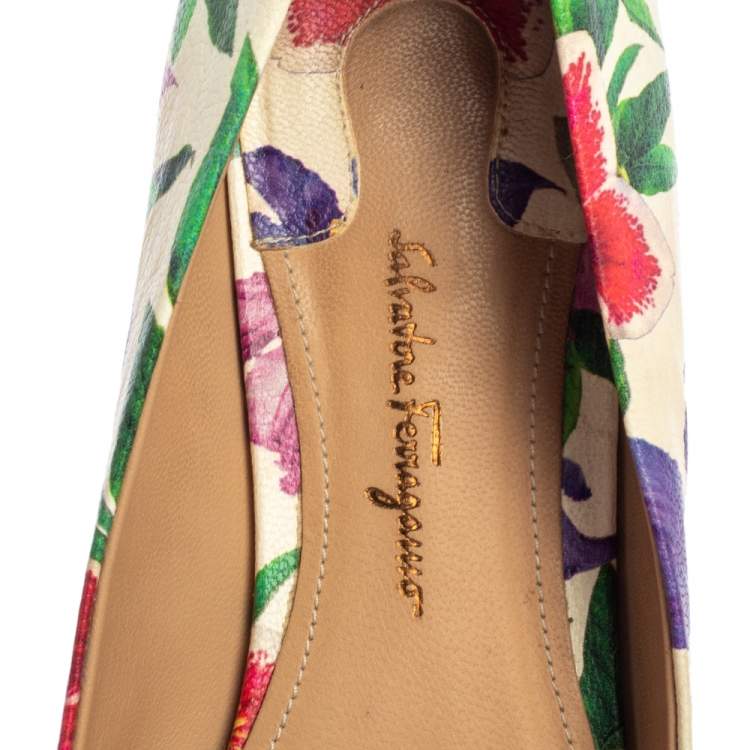 مملوكة مسبقًا Salvatore Ferragamo Multicolor Floral Print Leather Avola Bow Ballet Flats Size 38