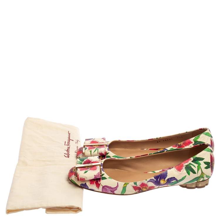 مملوكة مسبقًا Salvatore Ferragamo Multicolor Floral Print Leather Avola Bow Ballet Flats Size 38