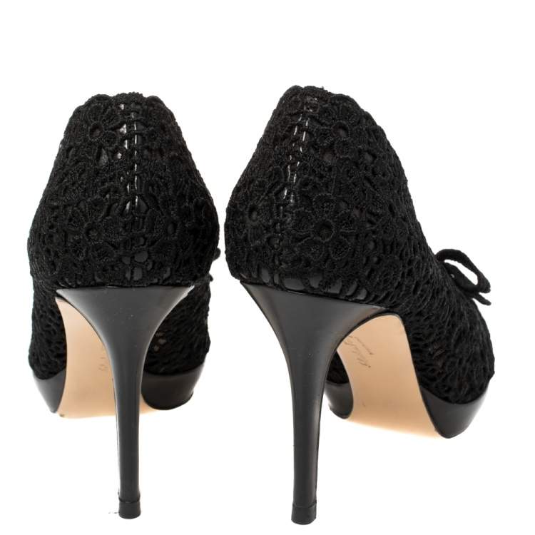 Pre Owned Salvatore Ferragamo Black Bonita Lace Peep Toe Pumps Size 37.5