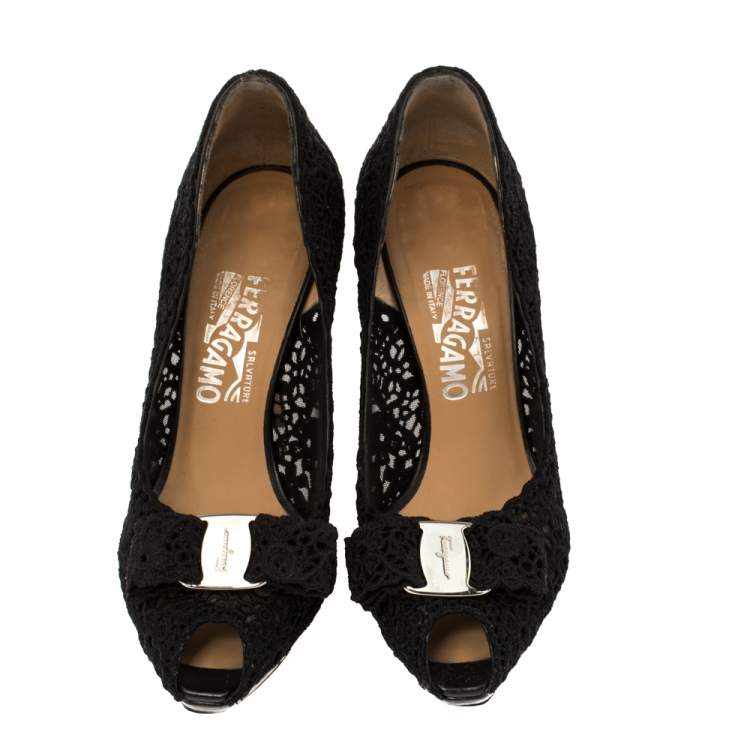 Pre Owned Salvatore Ferragamo Black Bonita Lace Peep Toe Pumps Size 37.5