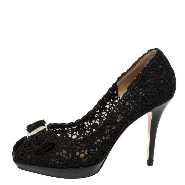 Pre Owned Salvatore Ferragamo Black Bonita Lace Peep Toe Pumps Size 37.5