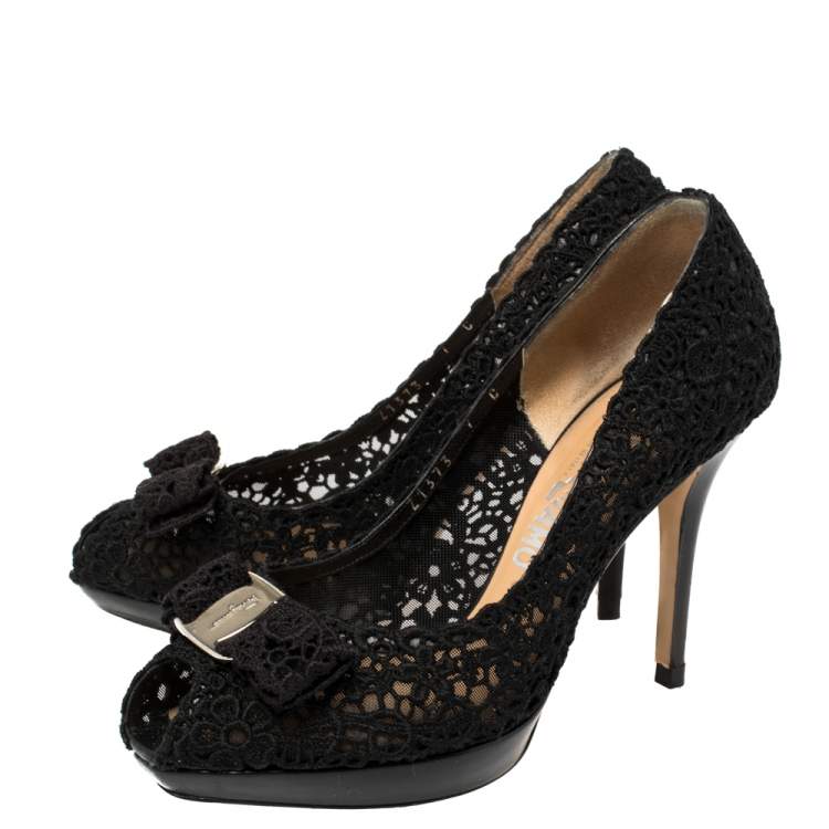 Pre Owned Salvatore Ferragamo Black Bonita Lace Peep Toe Pumps Size 37.5
