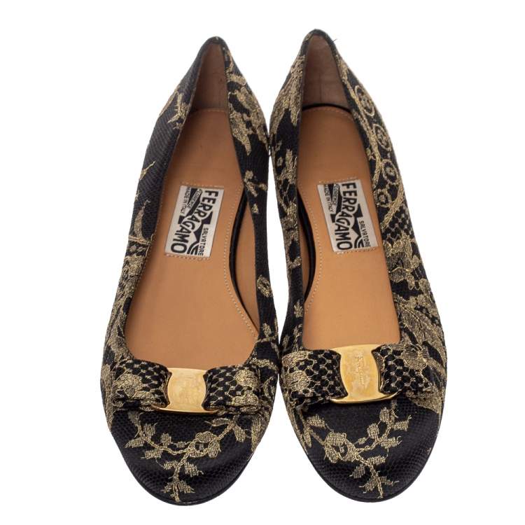 Pre Owned Salvatore Ferragamo Black/Gold Satin And Lace Tarita Ballet Flats Size 40