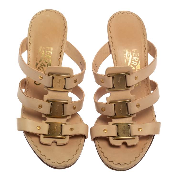 Pre Owned Salvatore Ferragamo Cream Leather Buckle Straps Sandals Size 37.5