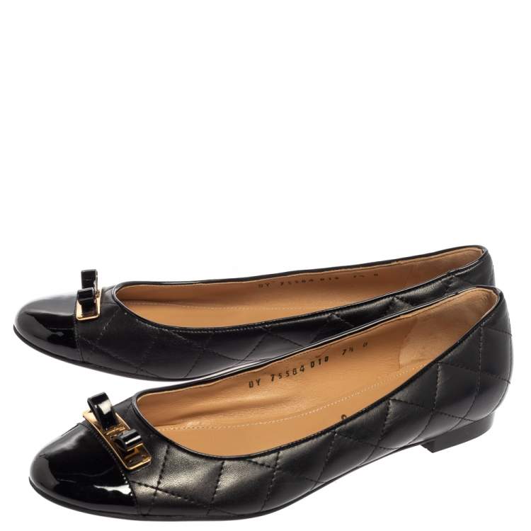 مملوكة مسبقًا Salvatore Ferragamo Black Quilted Leather And Patent Leather Cap Toe Bow Ballet Flats Size 38