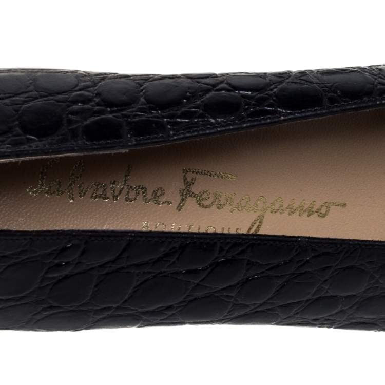 مملوكة مسبقًا Salvatore Ferragamo Vintage Black Croc Embossed Leather Embellished Pumps Size 38.5