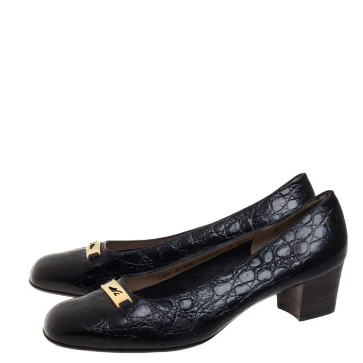 مملوكة مسبقًا Salvatore Ferragamo Vintage Black Croc Embossed Leather Embellished Pumps Size 38.5