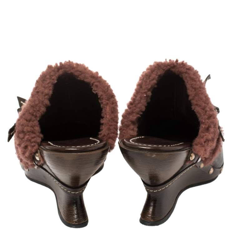 Pre Owned Salvatore Ferragamo Brown Leather And Faux Fur Studded Clog Mules Size 38.5