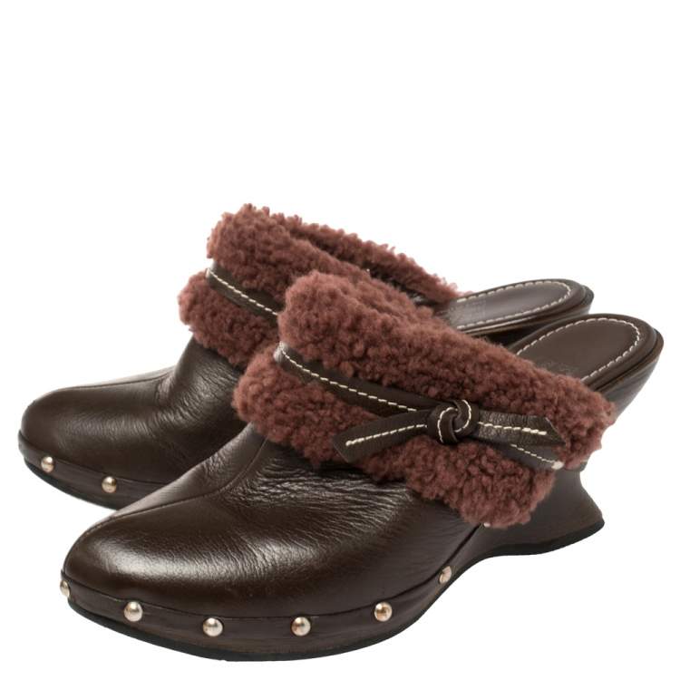 Pre Owned Salvatore Ferragamo Brown Leather And Faux Fur Studded Clog Mules Size 38.5