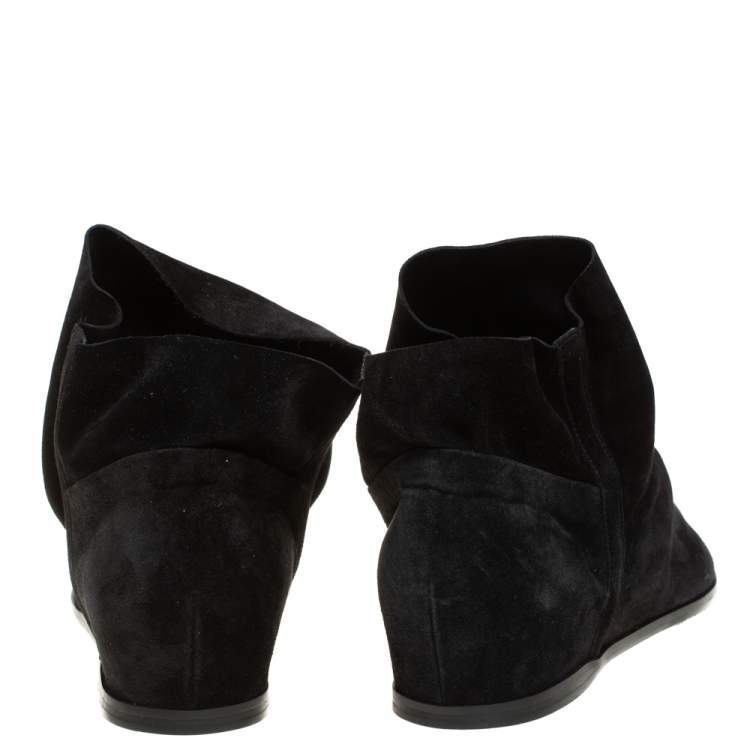Pre Owned Stuart Weitzman Black Suede Booties Size 40