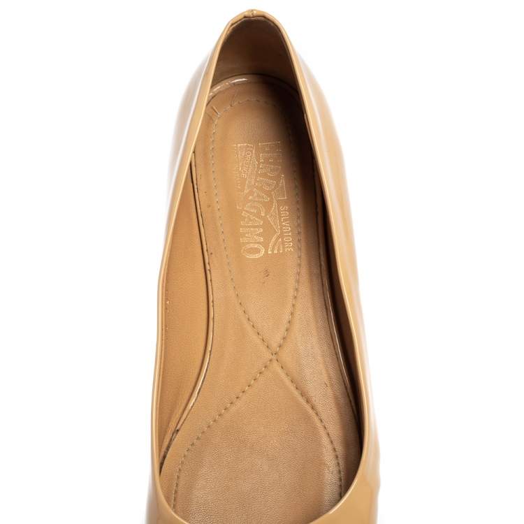 Pre Owned Salvatore Ferragamo Beige Patent Leather Vara Bow Ballet Flats Size 40.5