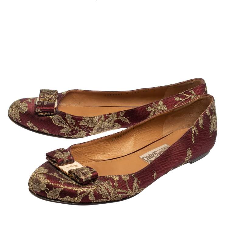 Pre Owned Salvatore Ferragamo Burgundy Lace Varina Ballet Flats Size 40.5
