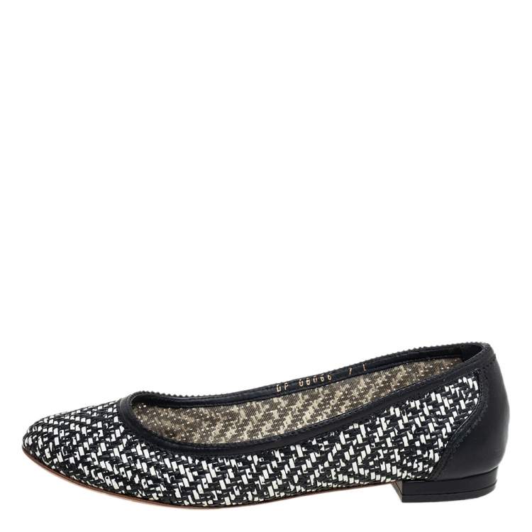Pre Owned Salvatore Ferragamo Black/White Woven Leather Ballet Flats Size 37.5
