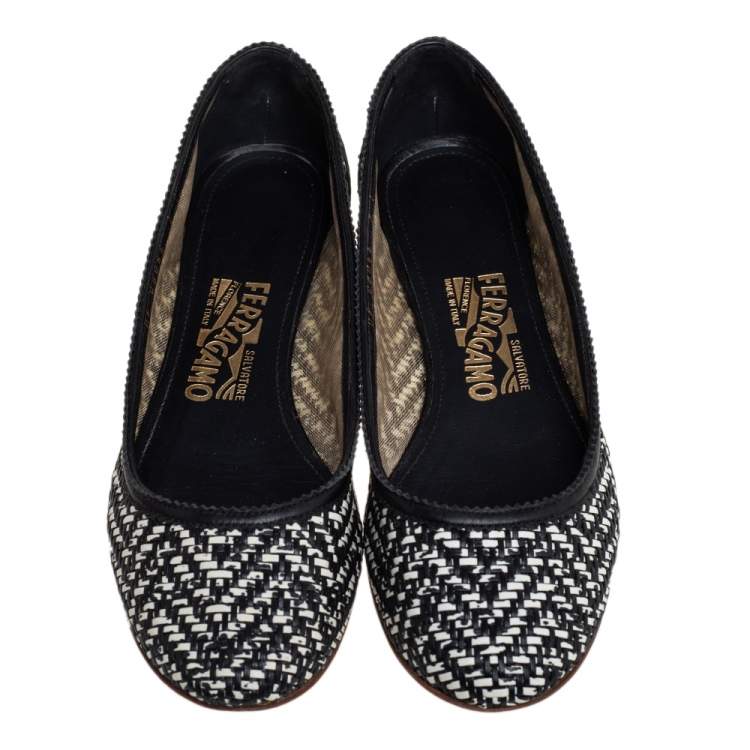 Pre Owned Salvatore Ferragamo Black/White Woven Leather Ballet Flats Size 37.5