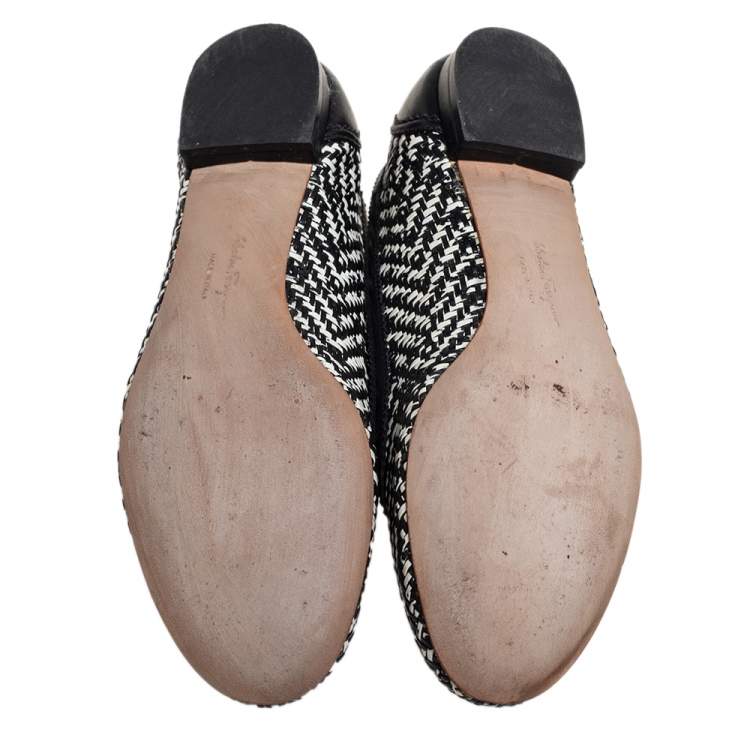 Pre Owned Salvatore Ferragamo Black/White Woven Leather Ballet Flats Size 37.5