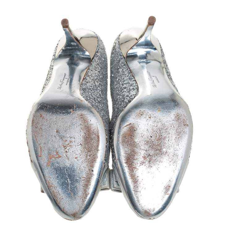 Pre Owned Salvatore Ferragamo Silver Glitter Vara Bow Pumps Size 38.5