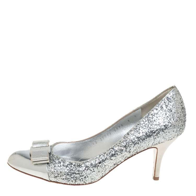 Pre Owned Salvatore Ferragamo Silver Glitter Vara Bow Pumps Size 38.5