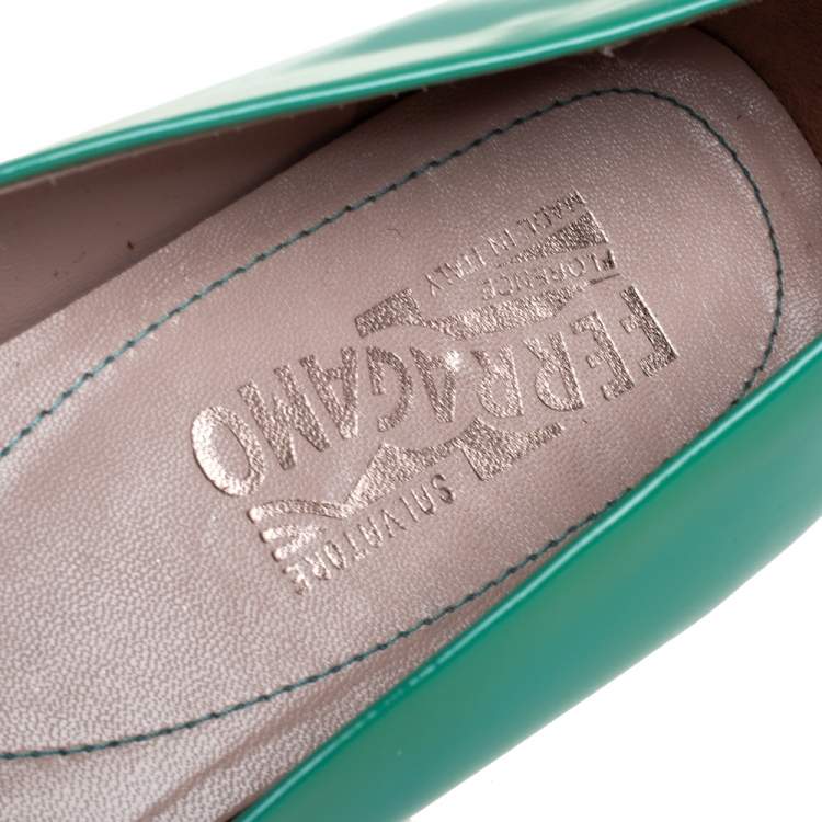 Pre Owned Salvatore Ferragamo Green Patent Leather Vara Bow Flats Size 39.5