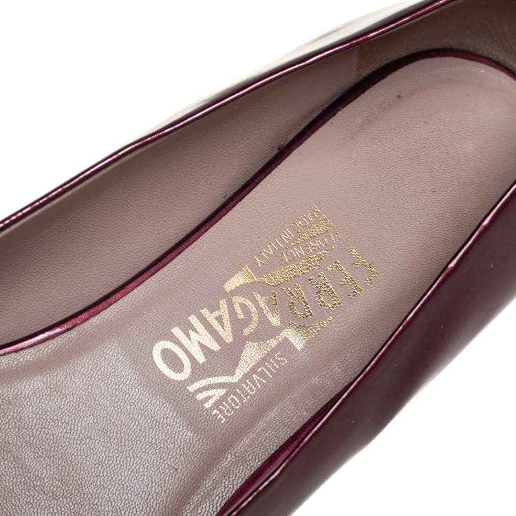 Pre Owned Salvatore Ferragamo Burgundy Patent Leather Buckle Embellished Ballet Flats Size 39 